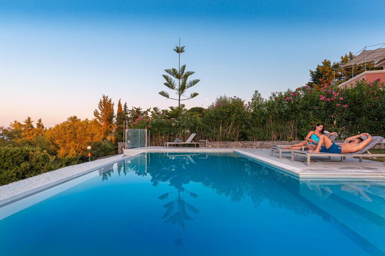Villa Omnia - Kommeno Bay Dassiá Exteriér fotografie